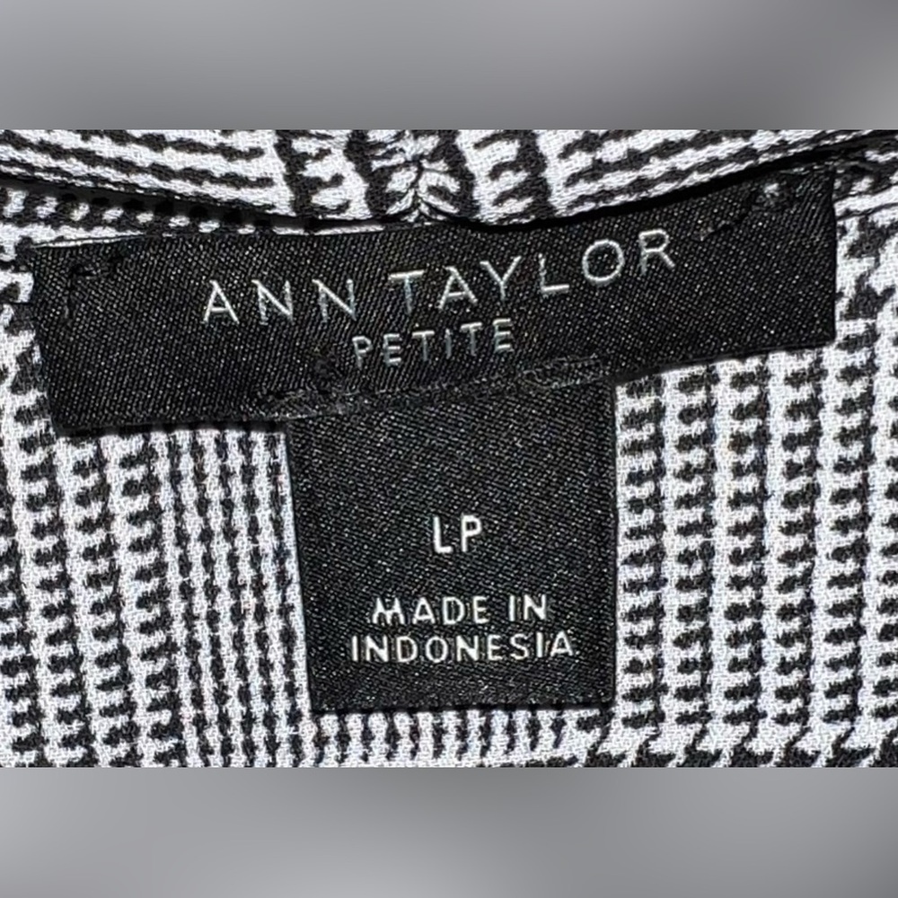 Ann Taylor black and white plaid chiffon button down neck tie blouse Size LP - Picture 6 of 7